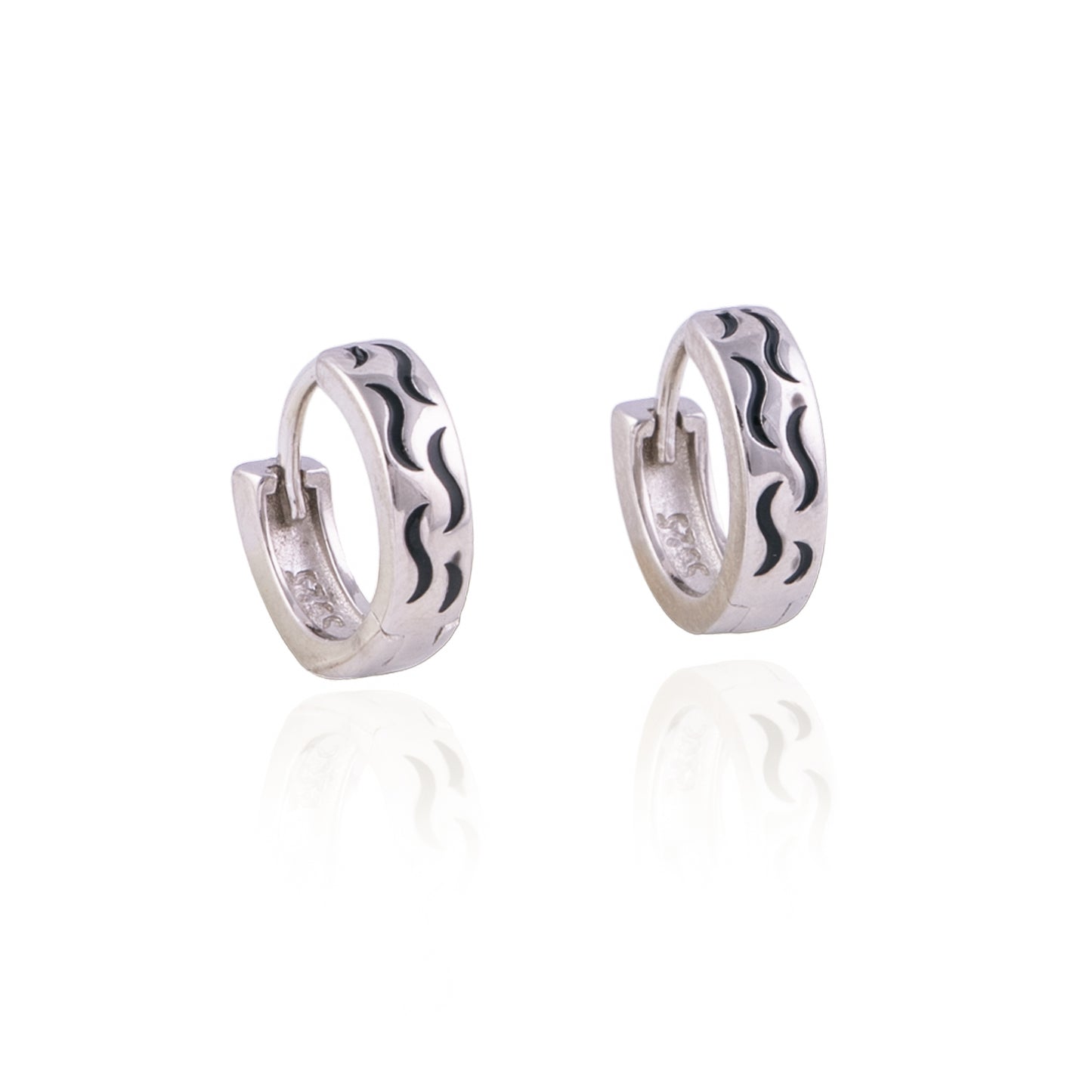 Elegant Black Enamel Bali in 92.5 Silver with Rhodium Polish | 10869