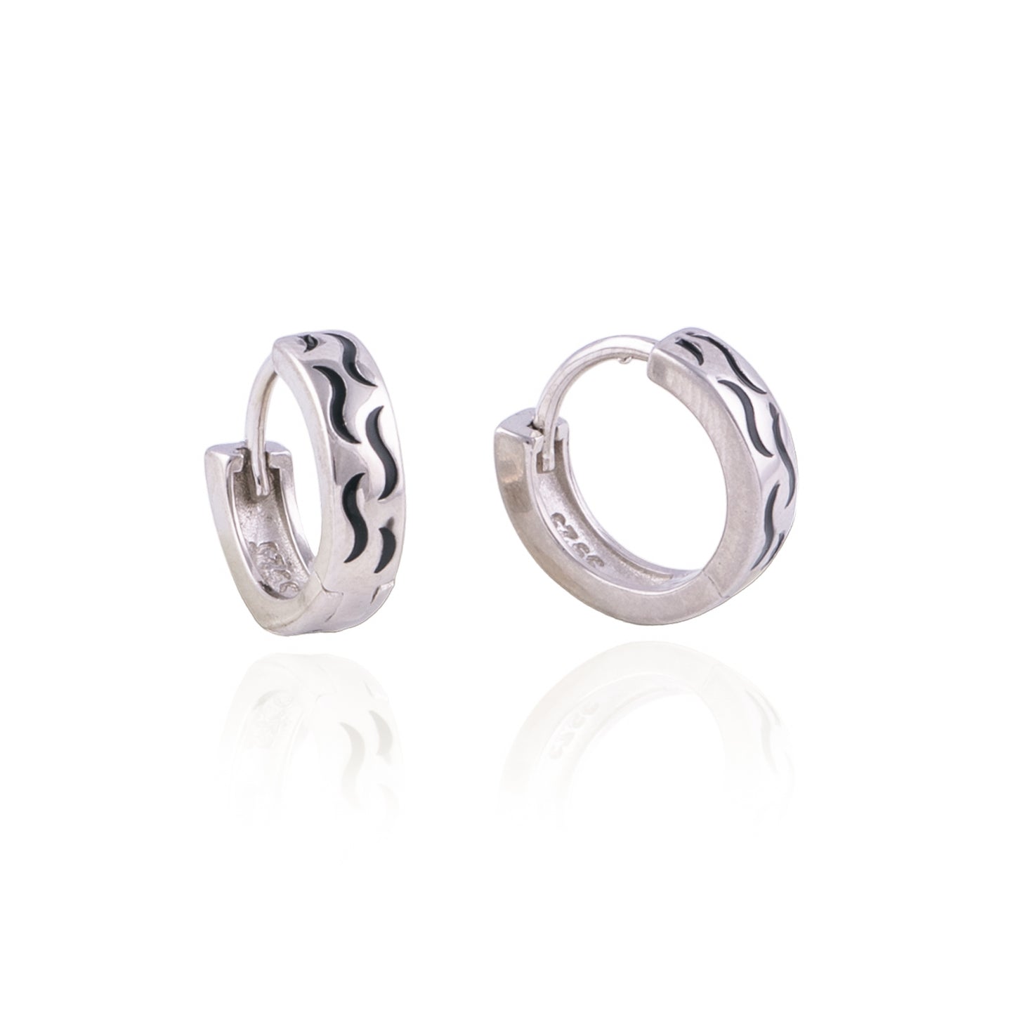 Elegant Black Enamel Bali in 92.5 Silver with Rhodium Polish | 10869