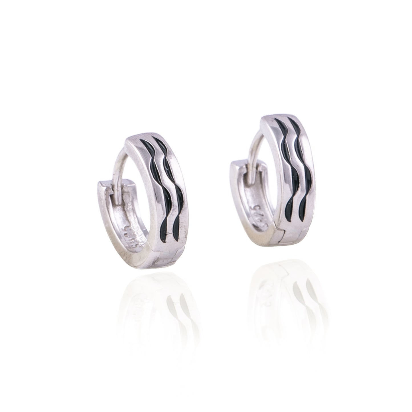 Elegant Black Enamel Bali in 92.5 Silver with Rhodium Polish | 10877