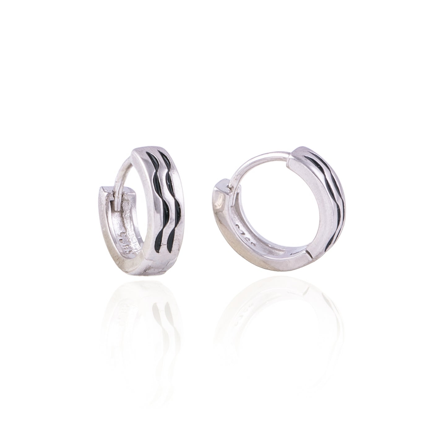 Elegant Black Enamel Bali in 92.5 Silver with Rhodium Polish | 10877