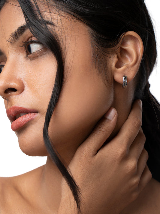 Elegant Black Enamel Bali in 92.5 Silver with Rhodium Polish | 10869