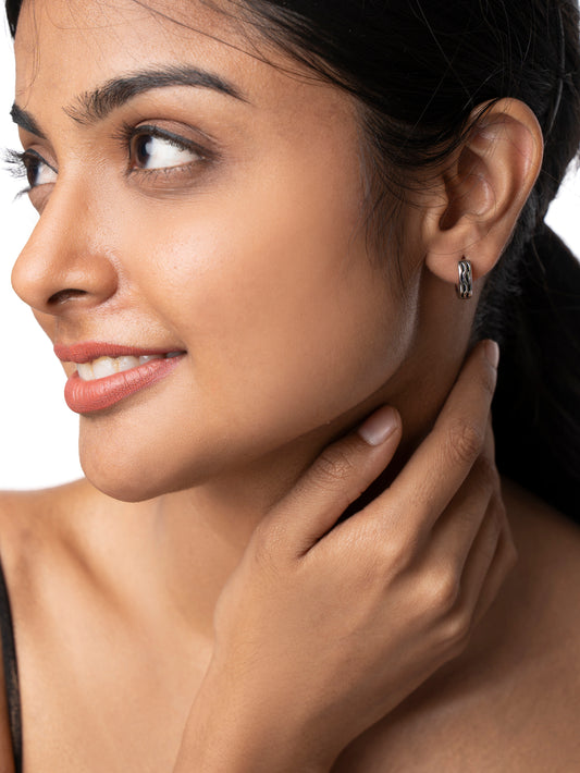 Elegant Black Enamel Bali in 92.5 Silver with Rhodium Polish | 10877