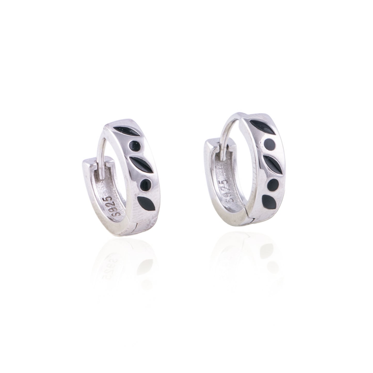 Elegant Black Enamel Bali in 92.5 Silver with Rhodium Coating | 10867
