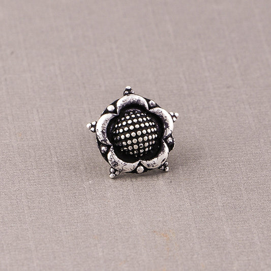 Elegant Nosepin: A Touch of Timeless Beauty - 11076